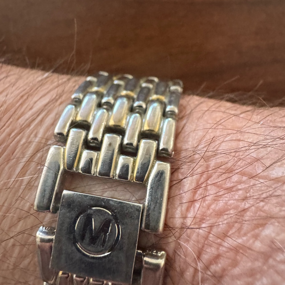 Movado Stainless Silver Bracelet All Steel Quartz Black Dial Watch - Picture 2 of 3